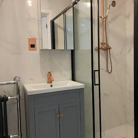 Lavish The Marble Apartment Bury St. Edmunds Exterior foto