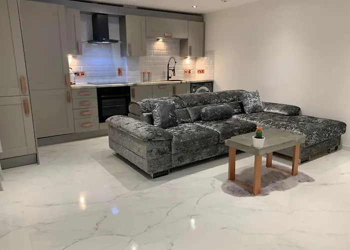 Lavish The Marble Apartment